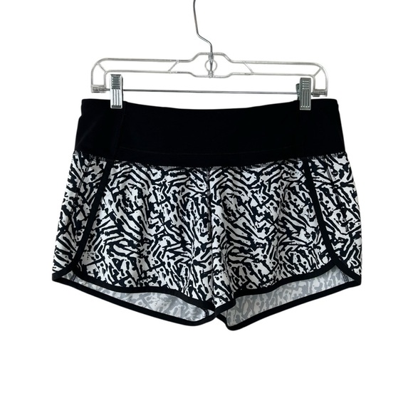 Lululemon Run Times Short 4 Way Stretch 4” Brushed Animal White Black - Picture 1 of 5